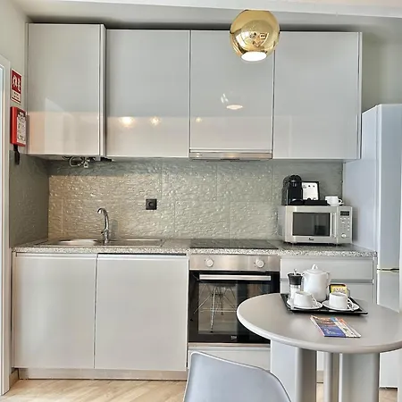 Compact & Cozy Retreat In S Heart פורטו