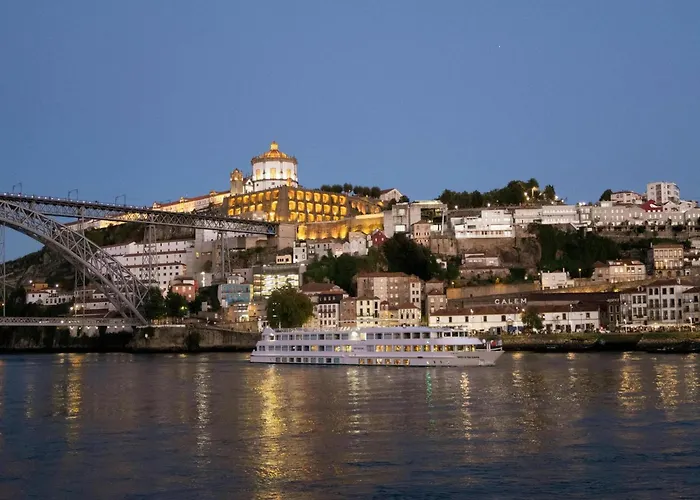 Compact & Cozy Retreat In S Heart * 포르투